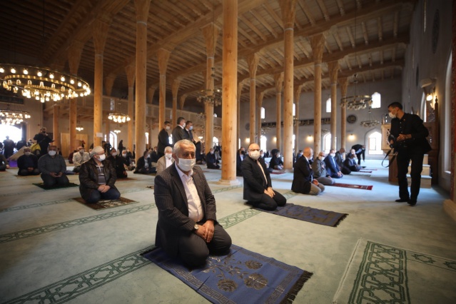 83 yıl sonra Paşa Cami yeniden ibadete açıldı