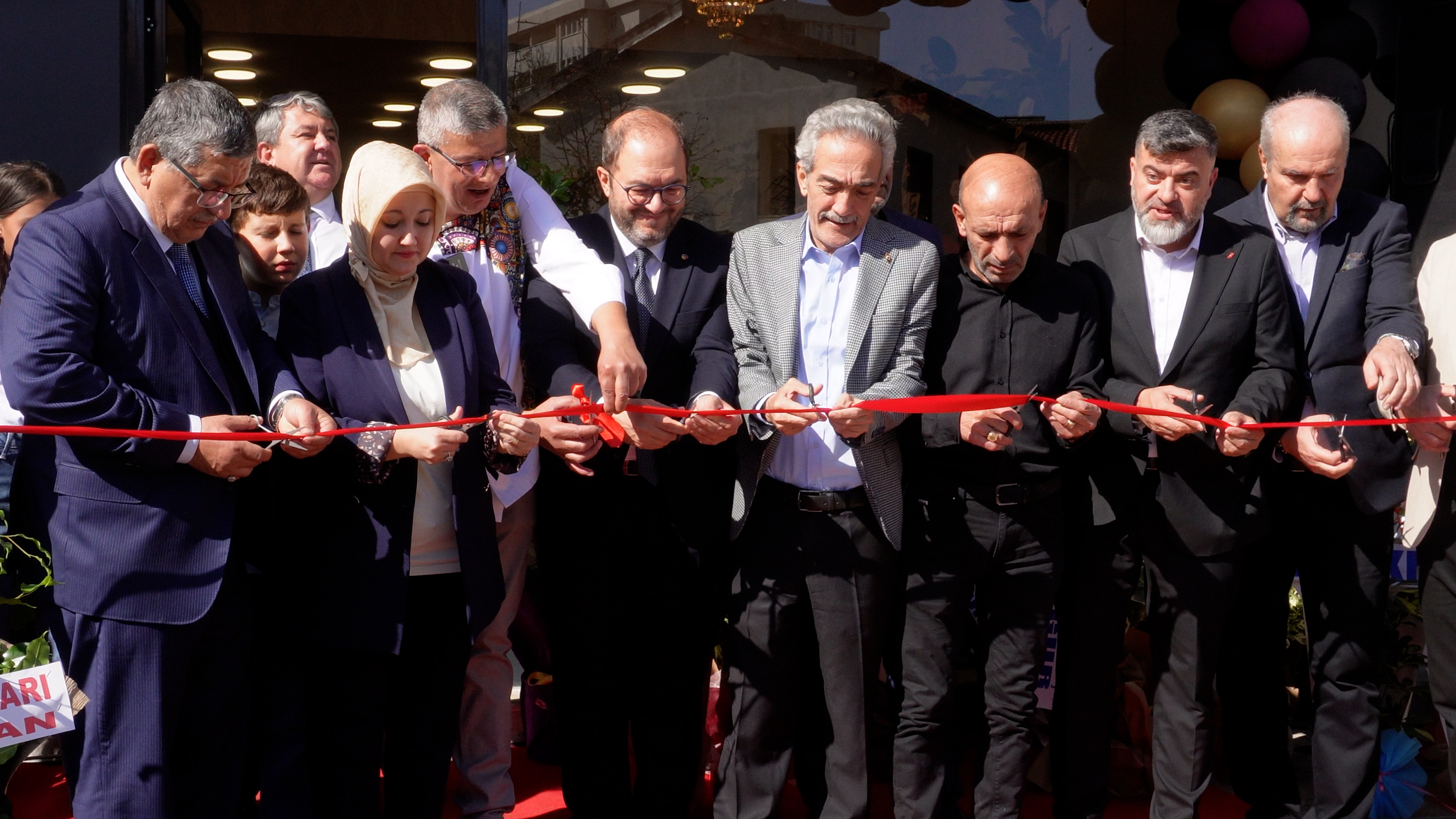 C4119.00 00 01 19. Still007