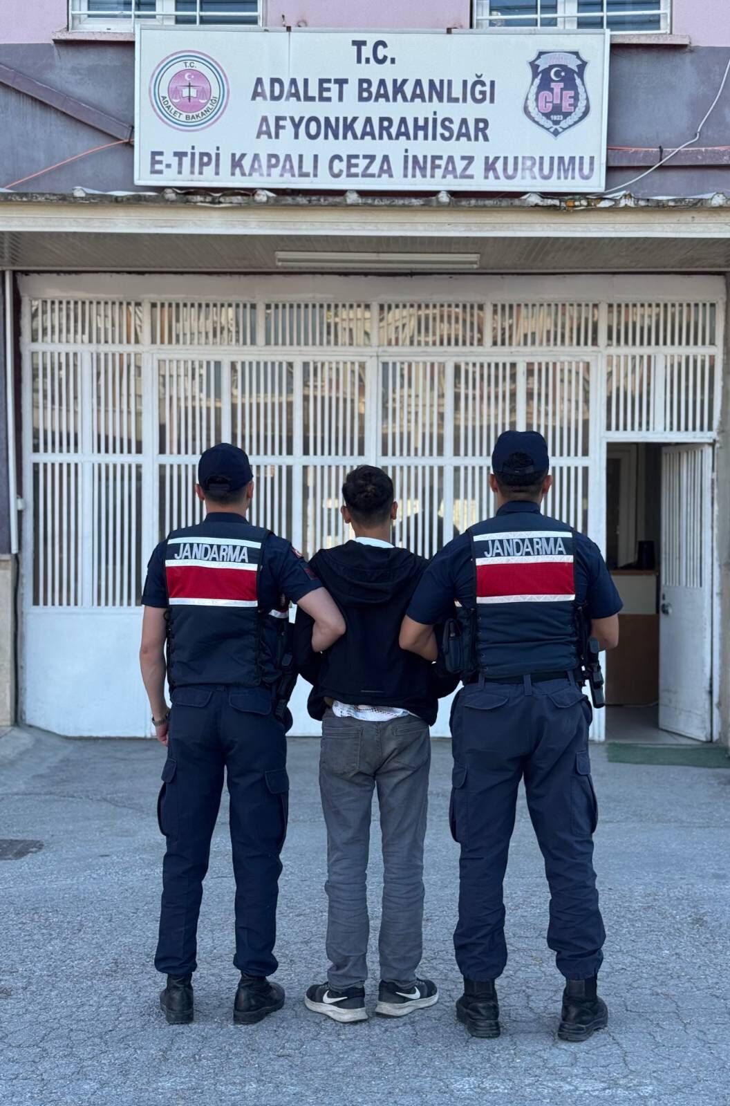 Afyon Sülümenli’de hırsız yakalandı