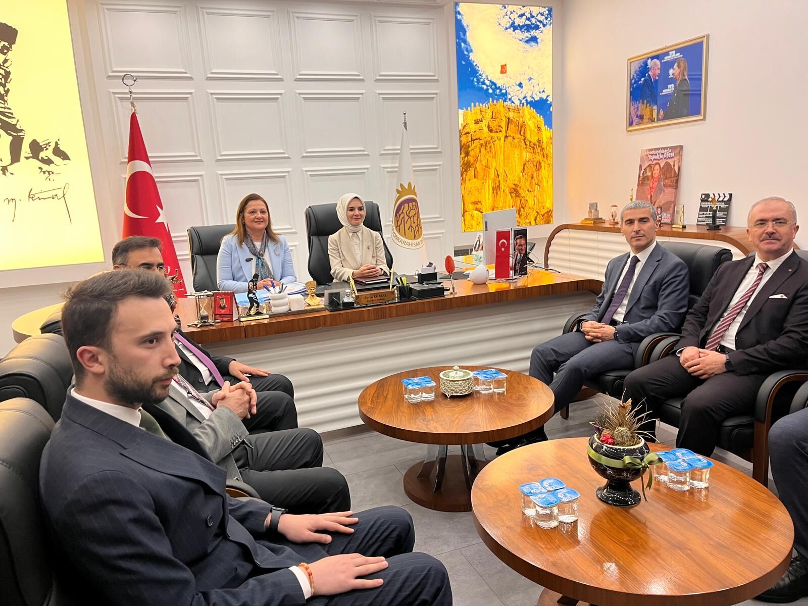 2 yıl sonra belediyeyi ziyaret eden ilk bakan