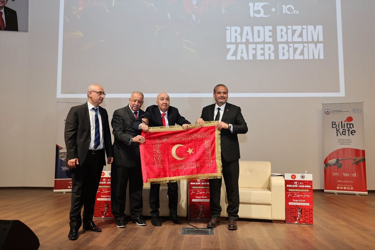 Afyon'da "Milletin Zaferinin 10. Yılında Tam Bağımsız Türkiye" konferansı: "15 Temmuz unutulmamalı"