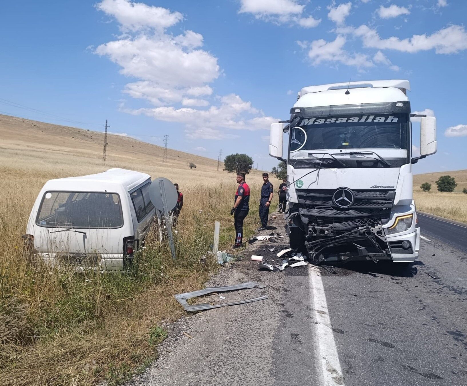 Afyon'da tır ile minibüs çarpıştı: 79 yaşındaki sürücü hayatını kaybetti!