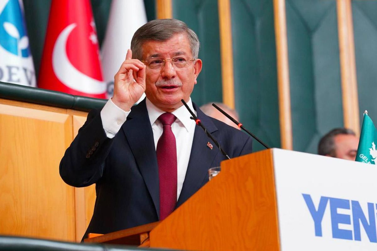 Ahmet Davutoğlu Siyaseti Bıraktı: Gelecek Partisi Feshediliyor
