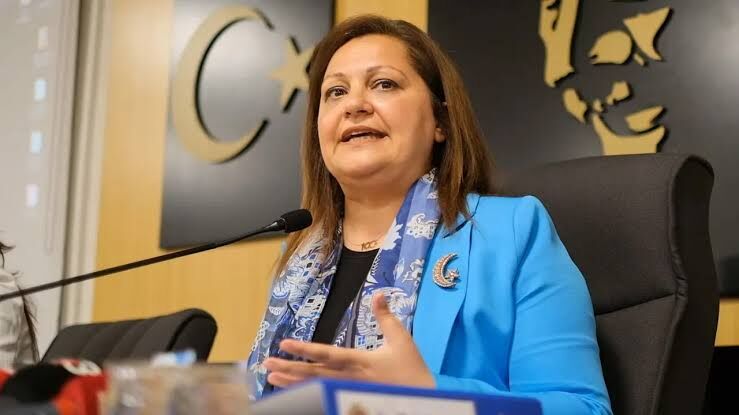 Burcu Köksal’dan dikkat çeken açıklama: “Eden bulur, Allah’ım şükür gösteriyorsun”