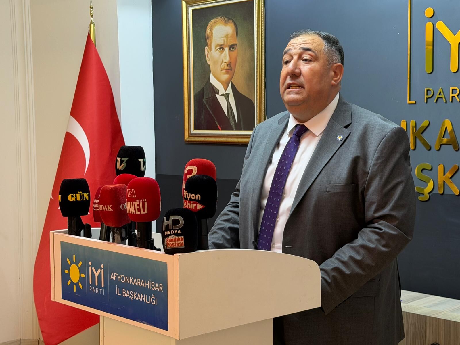 İYİ Partili Mısırlıoğlu: "Afyon'a hızlı tren 2030 yılında bile gelmez"