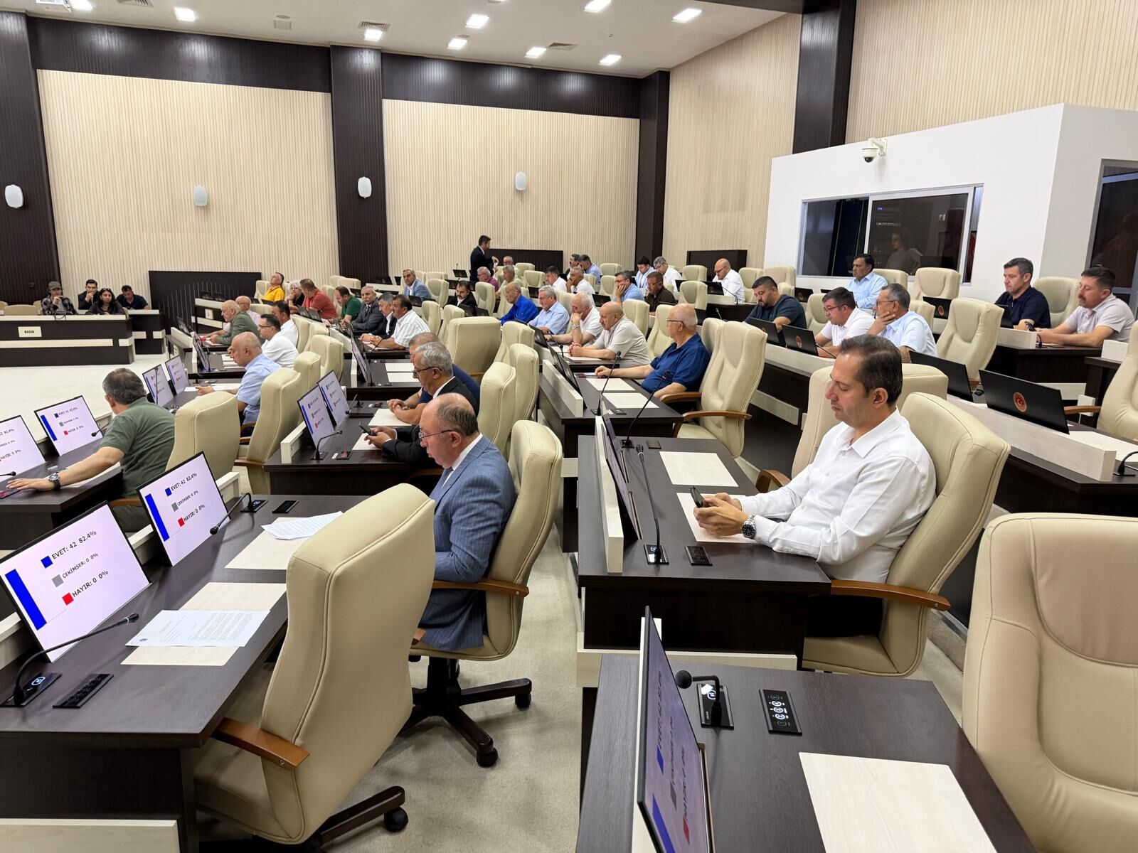 Afyon'da o ilçeler ve köylere sathi asfalt ve altyapı hizmetleri geliyor