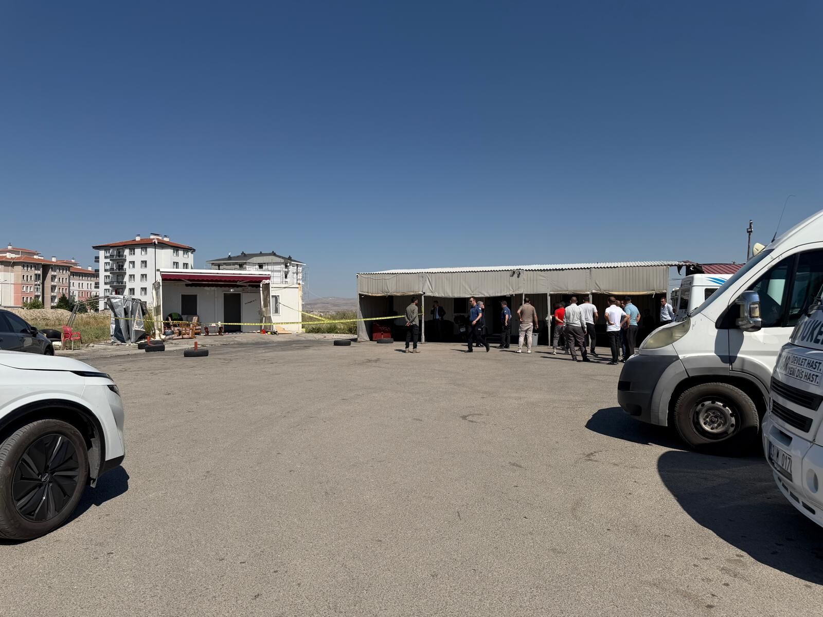 Afyon’da minibüs durağında kanlı dehşet: 1 kişi öldü, 1 kişi yaralandı