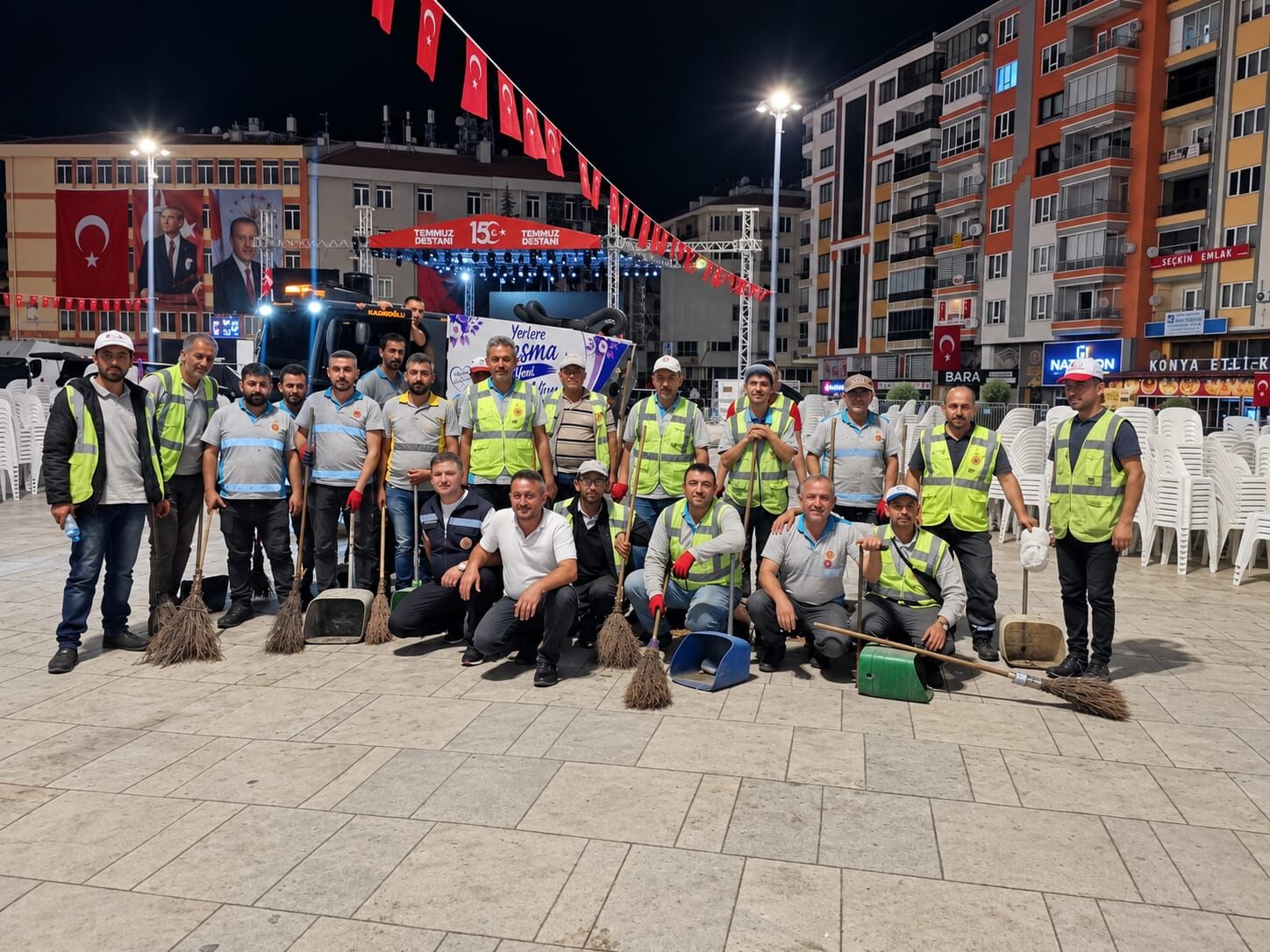 Herkes evine döndü, şehrin görünmeyen kahramanları iş başına geçti