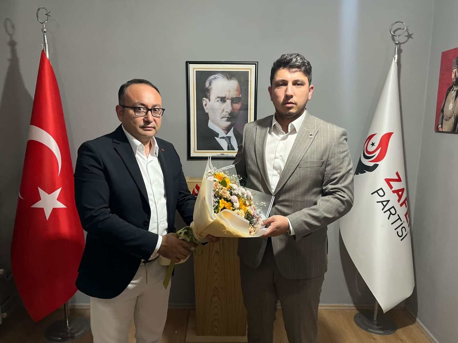Zafer Partisi Afyon'da Bayrak Değişimi: "Birinci Önceliğimiz Üretim Olacaktır"