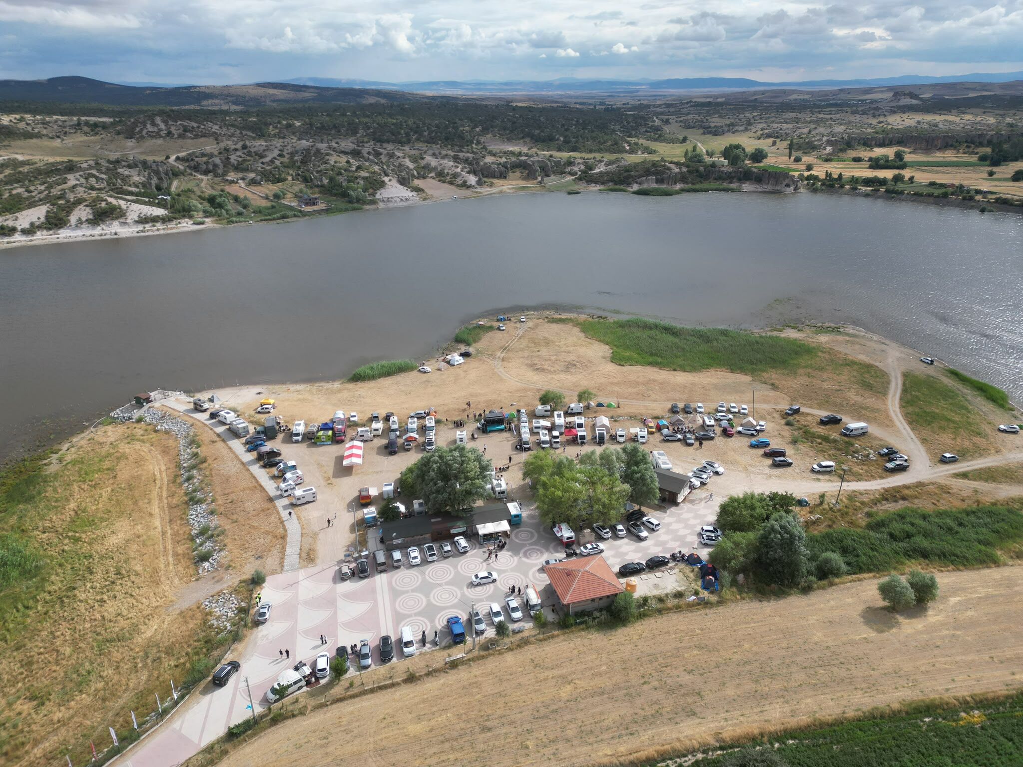 Afyon Emre Gölü’nde Karavan Festivali Binlerce Kişiyi Ağırladı