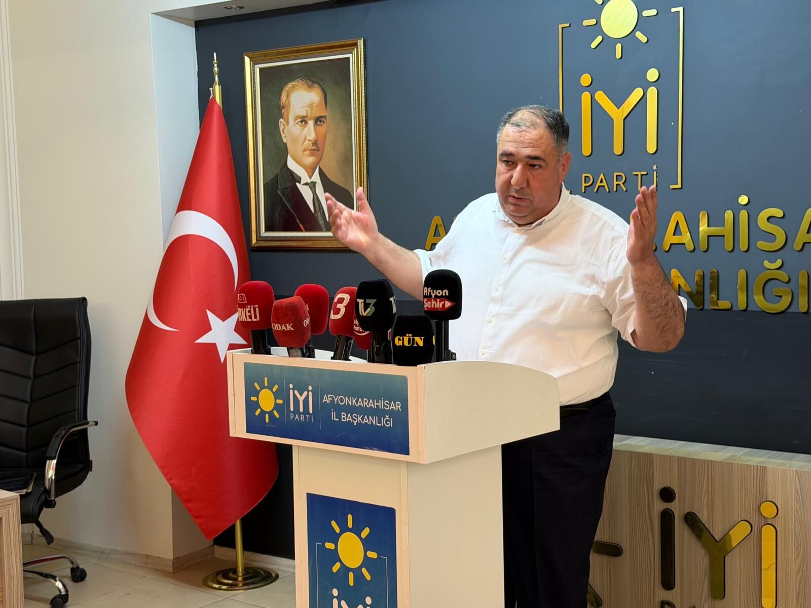 İYİ Partili Mısırlıoğlu: “AK Parti Gençlik Kolları Başkanı Mehmet Emin İntepe Aile Bakanlığı’nda işe yerleştirilmiş"