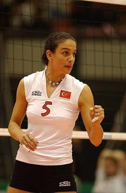 Aysun Özbek Ayhan Kimdir