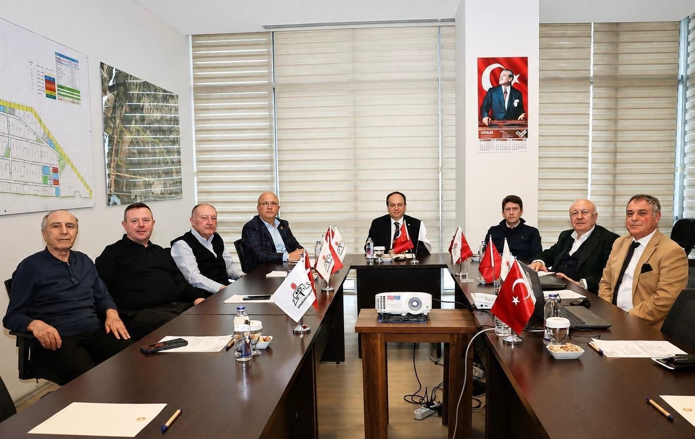 Y Ö N E T İ M K U R U L U1