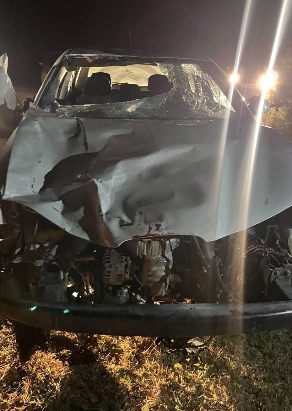 Kayseri’de otomobil yol kenarında yürüyen gençlere çarptı: 1 ölü, 2 yaralı