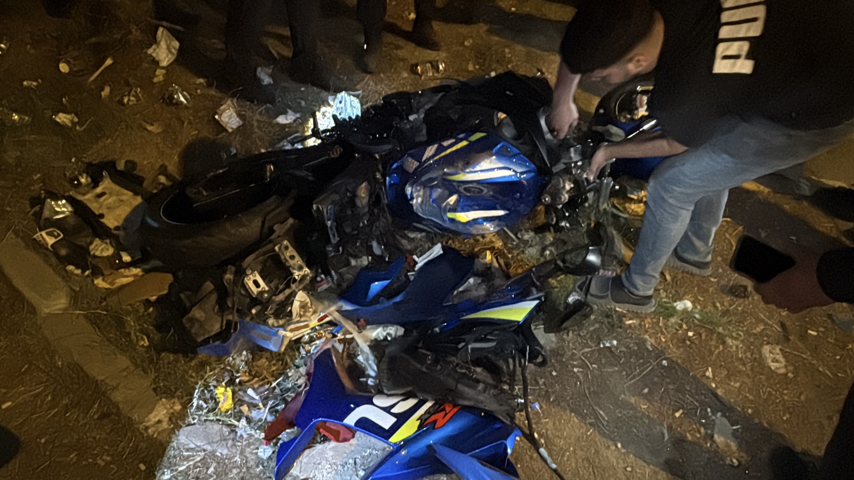 Bursa’da motosikletli sürücü yolun sonundan boş alana uçtu