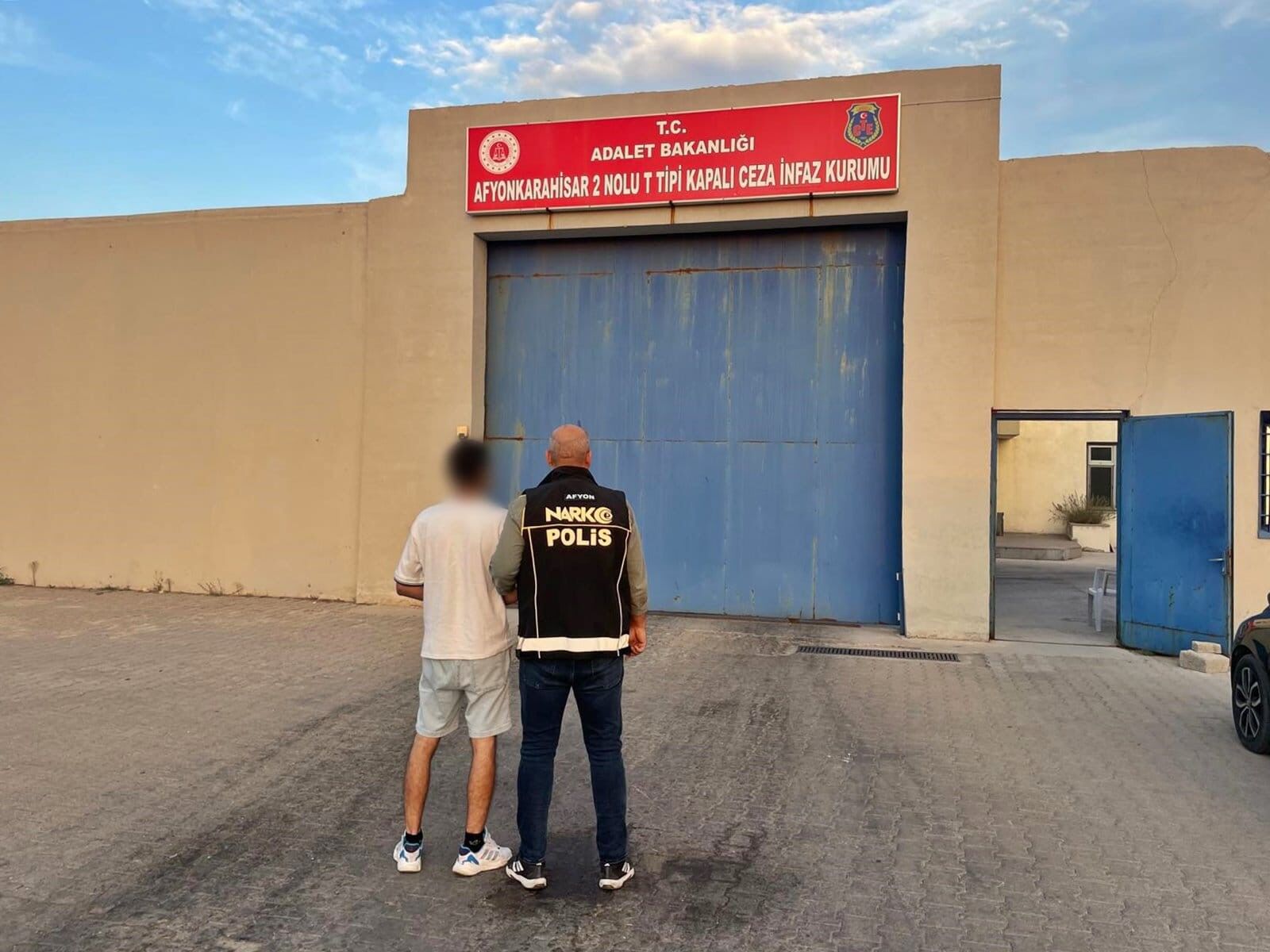 14 yıl 4 ay hapis cezası vardı: Afyon’da yakalandı