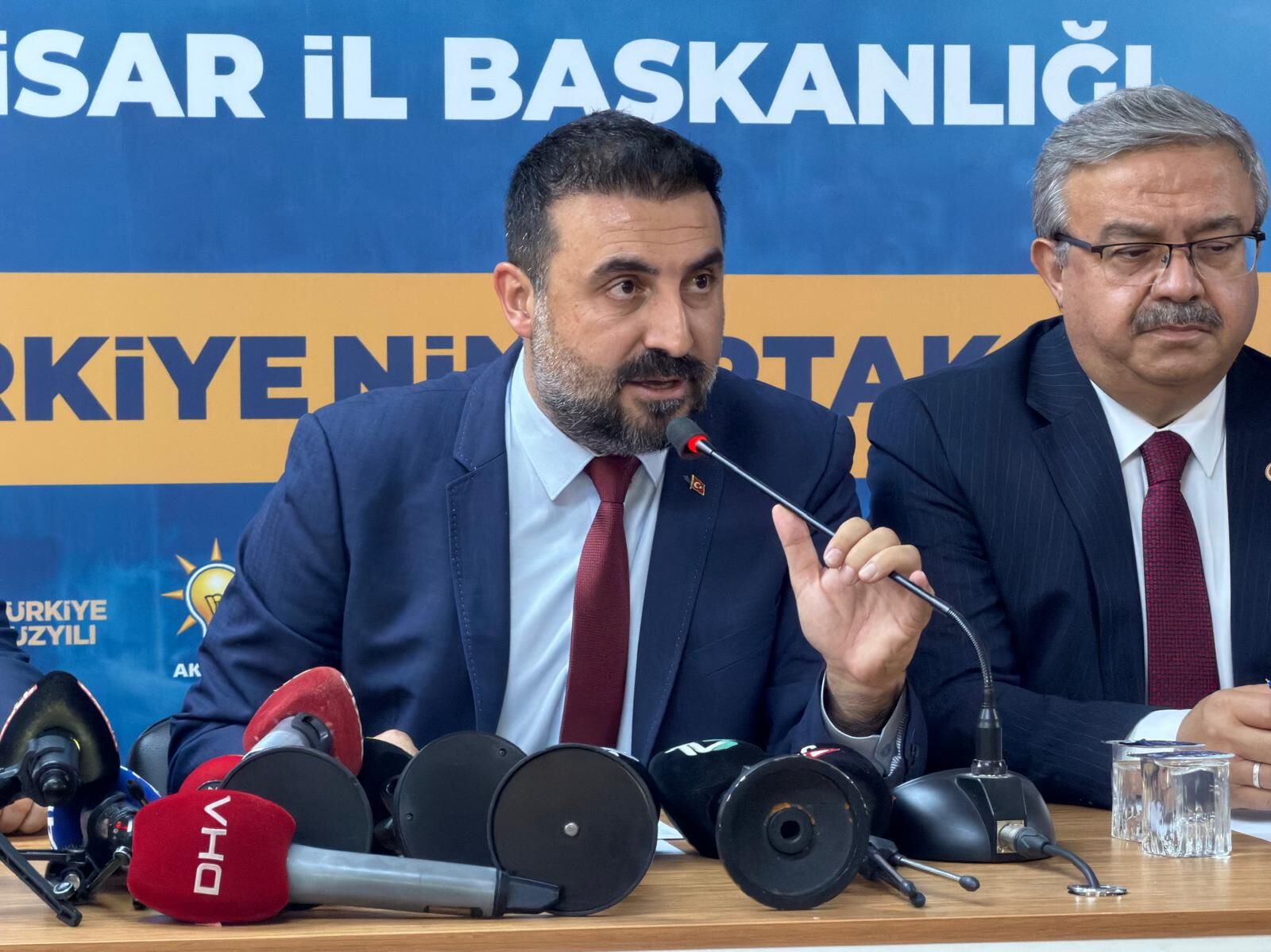 AK Parti İl Başkanı Kavak: "Silahla siyaset olmaz, Türkiye'nin meselelerini çözmenin yolu Gazi Meclis'tir"