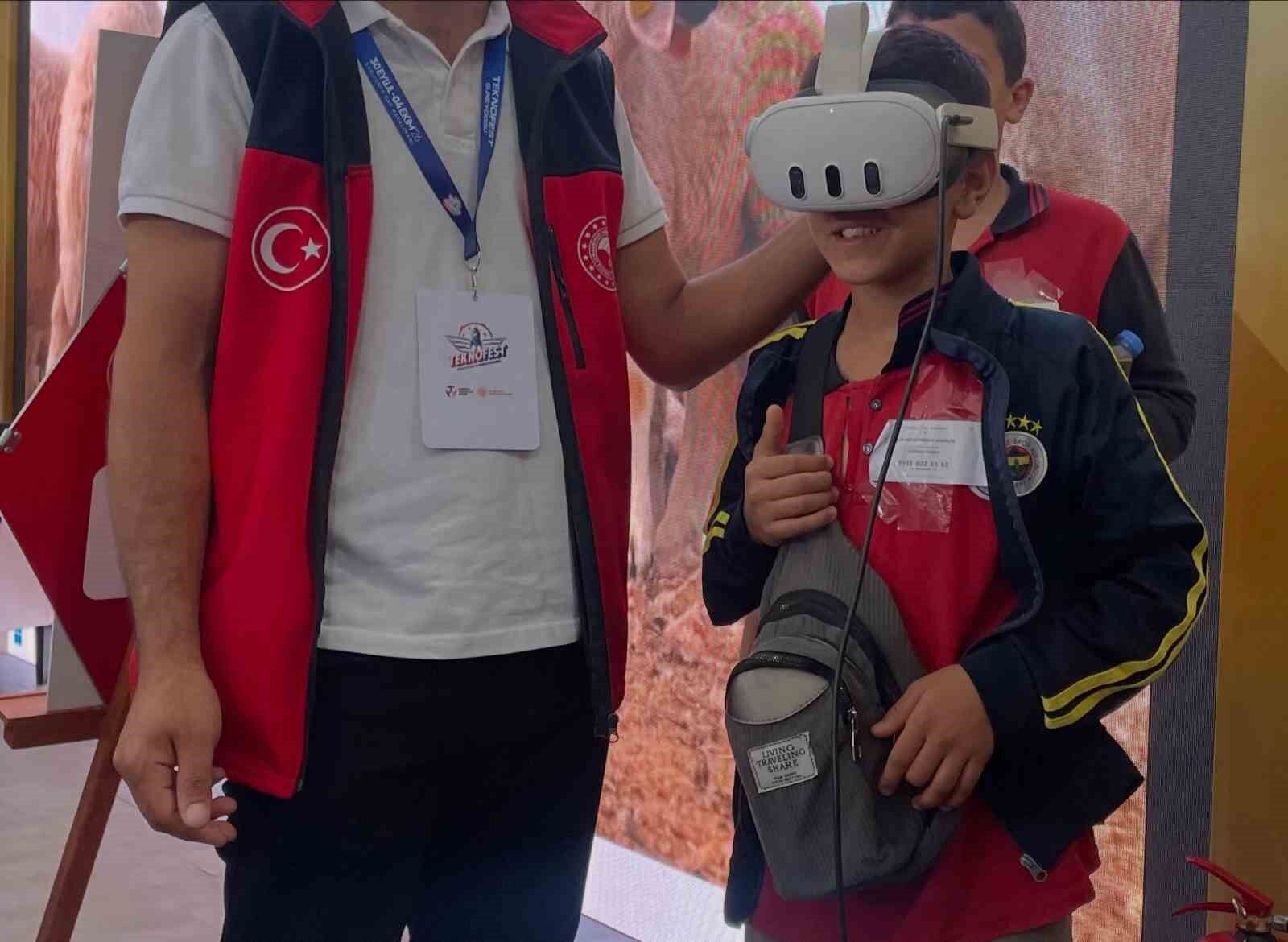 Kafkas Arısı TEKNOFEST'te: Arıların Dünyası Sanal Gerçeklikle Tanıtıldı