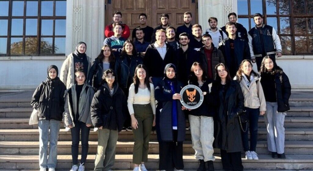 DPÜ Öğrenci Topluluklarından Büyük Başarı: ÜNİDES'ten 54 Proje Desteği