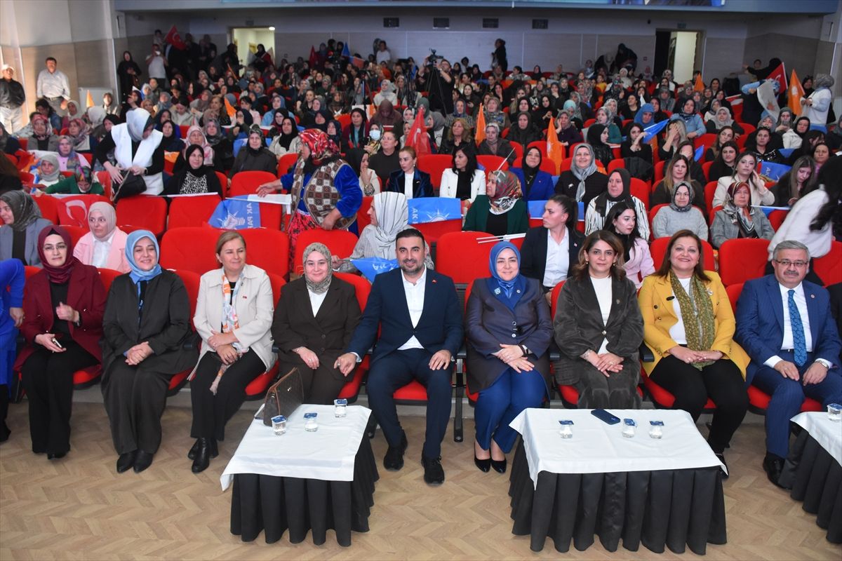 AK Parti Kadın Kolları Başkanı Ercan: "İnşallah 25 yıl daha iktidarda kalacağız"