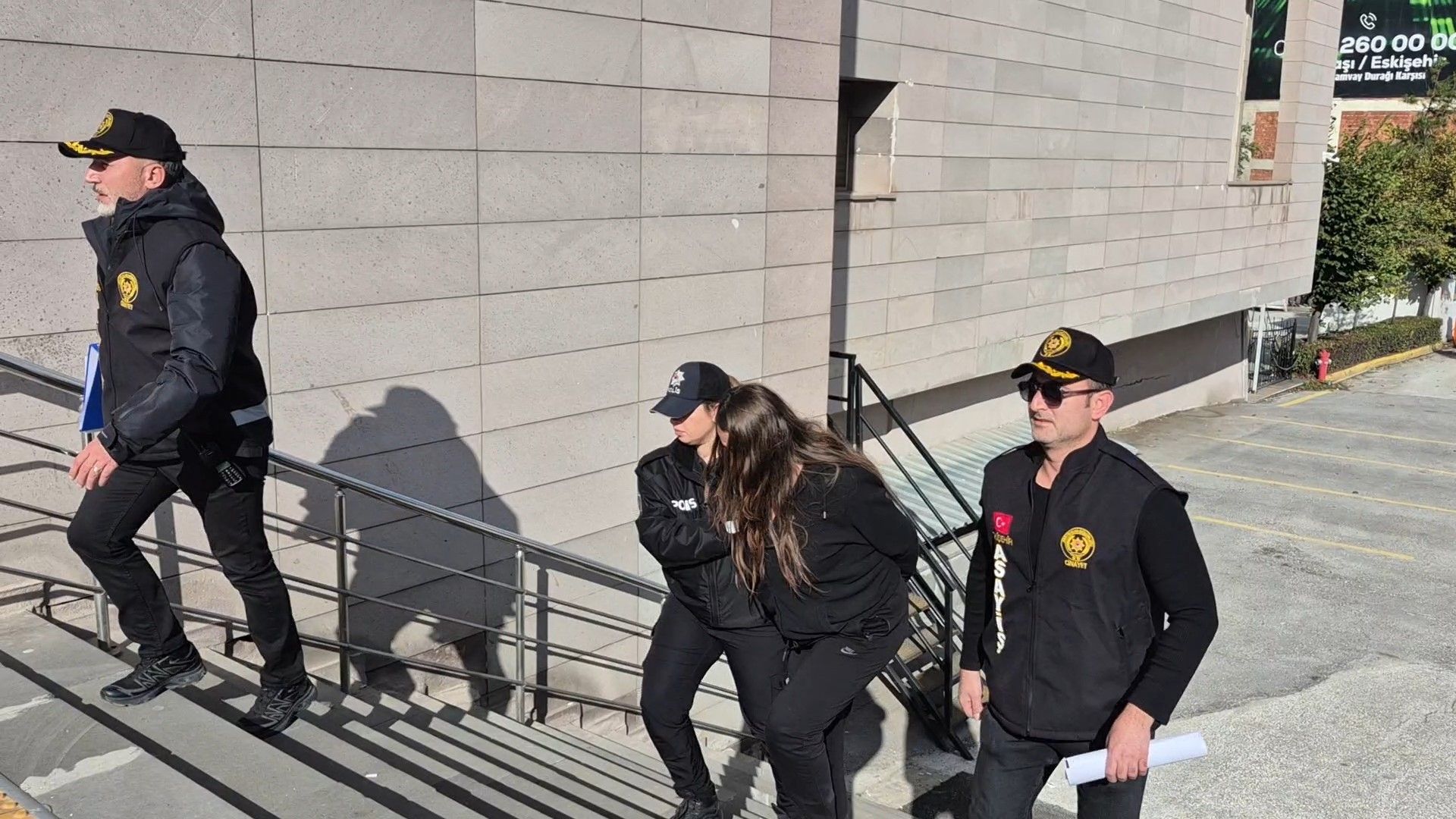 Eskişehir'de evine misafir gelen şahıs bıçaklanarak öldü! Ev sahibi kadın tutuklandı