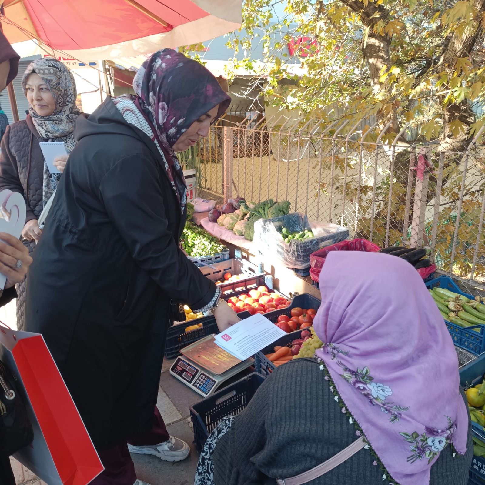 Afyon'da Yeniden Refah Partisi kapı kapı dolaştı! Erbakan'ın mektubunu dağıttılar