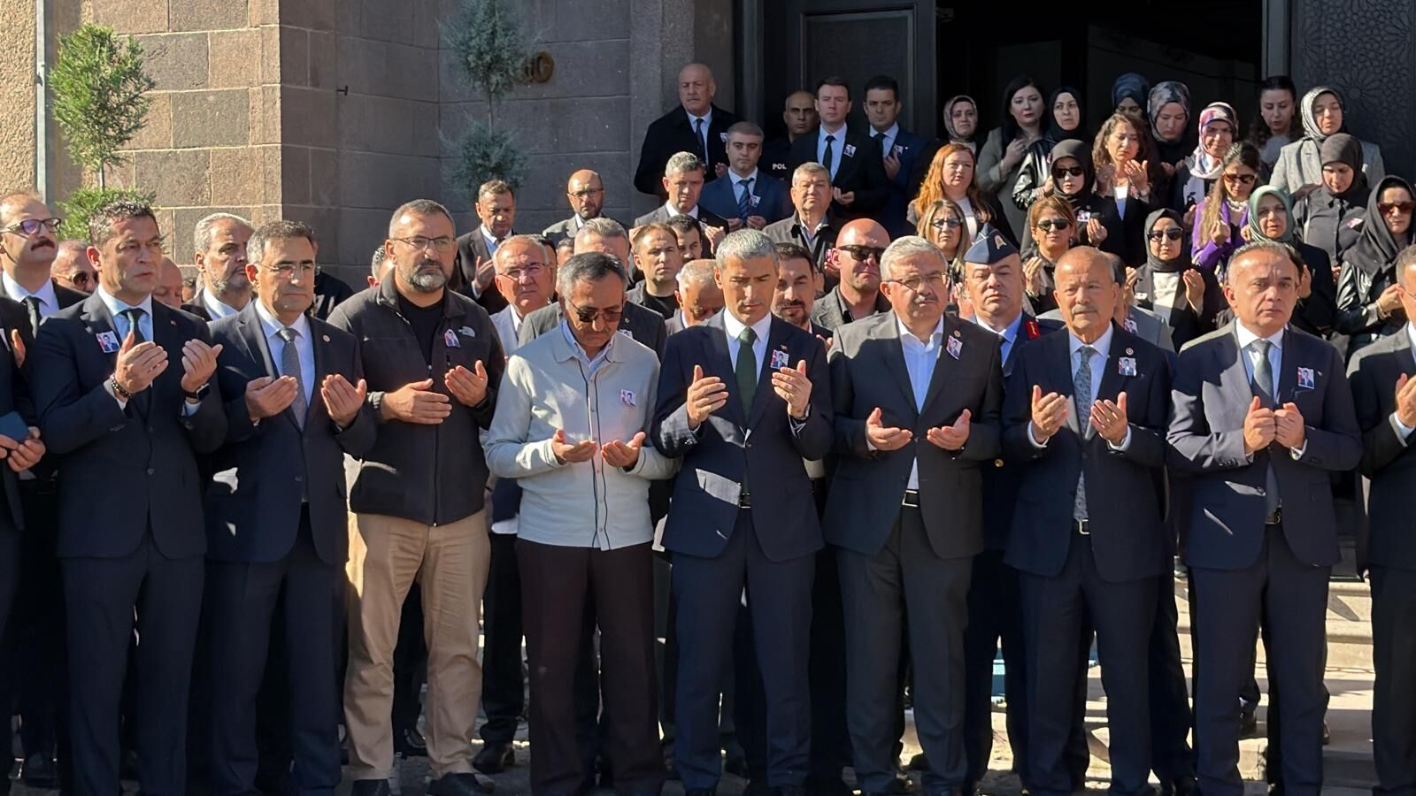 Vali Yardımcısı İhsan Ayrancı son yolculuğuna uğurlanıyor: Vali Aktaş “Şok içindeyim, kırgınım, kızgınım”