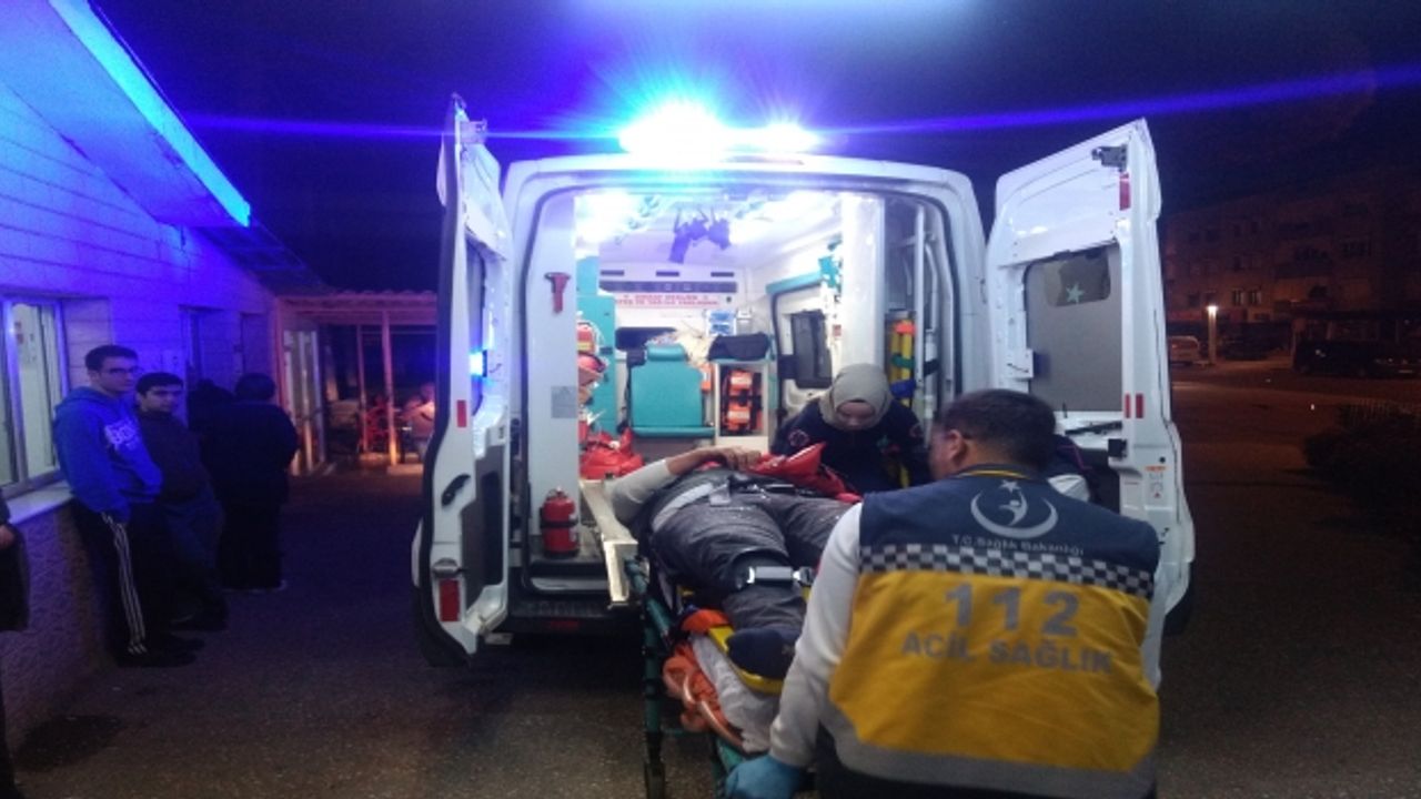 Manisa'da otomobille tır çarpıştı: 2 yaralı