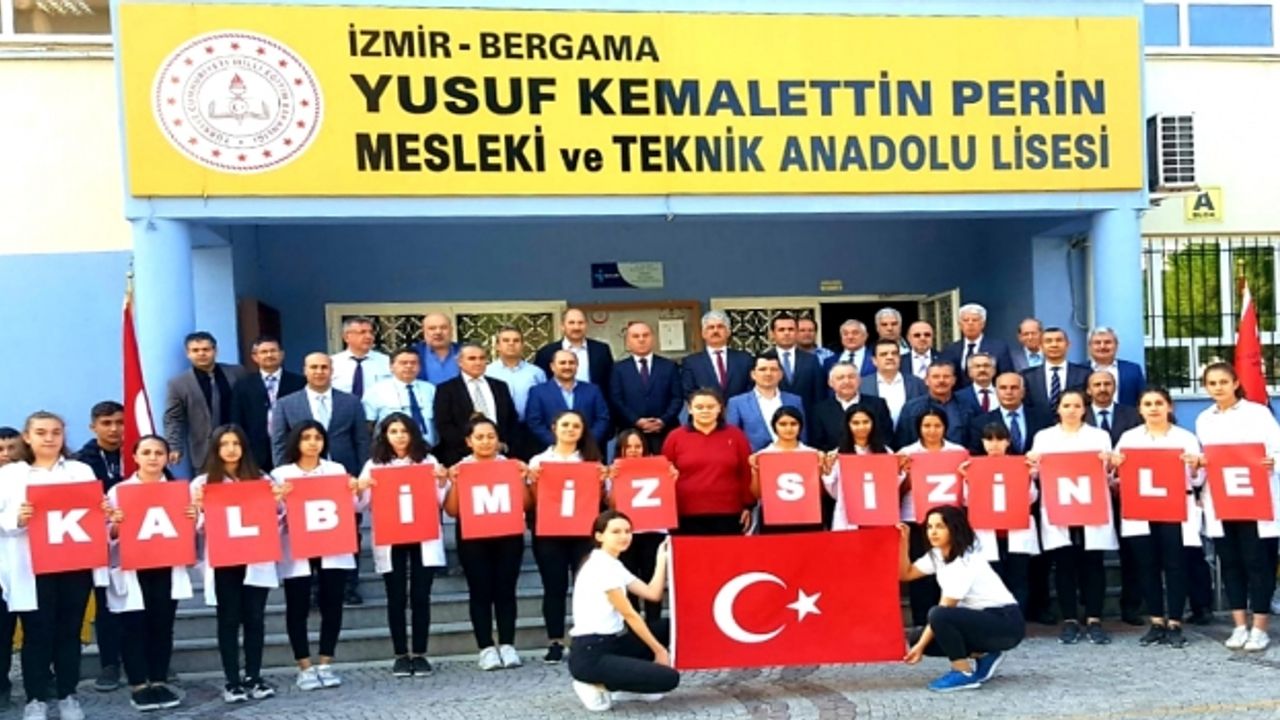 Bergamalı öğrencilerden Barış Pınarı Harekatı'na destek