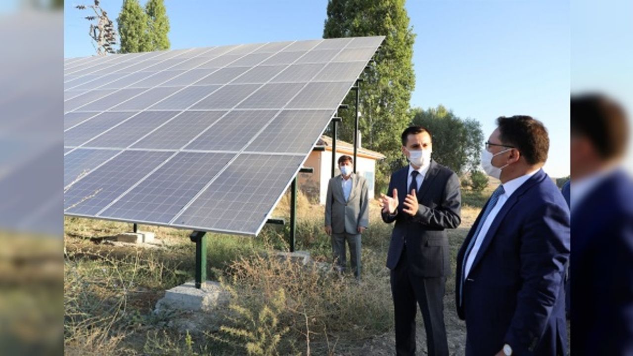 Güneş Enerjisi Santrali bu köyün su pompası maliyetini düşürüyor