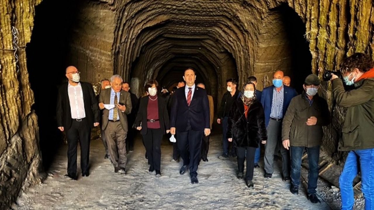 CHP’li Akdoğan, Afyon’daki patates tünellerine girdi 