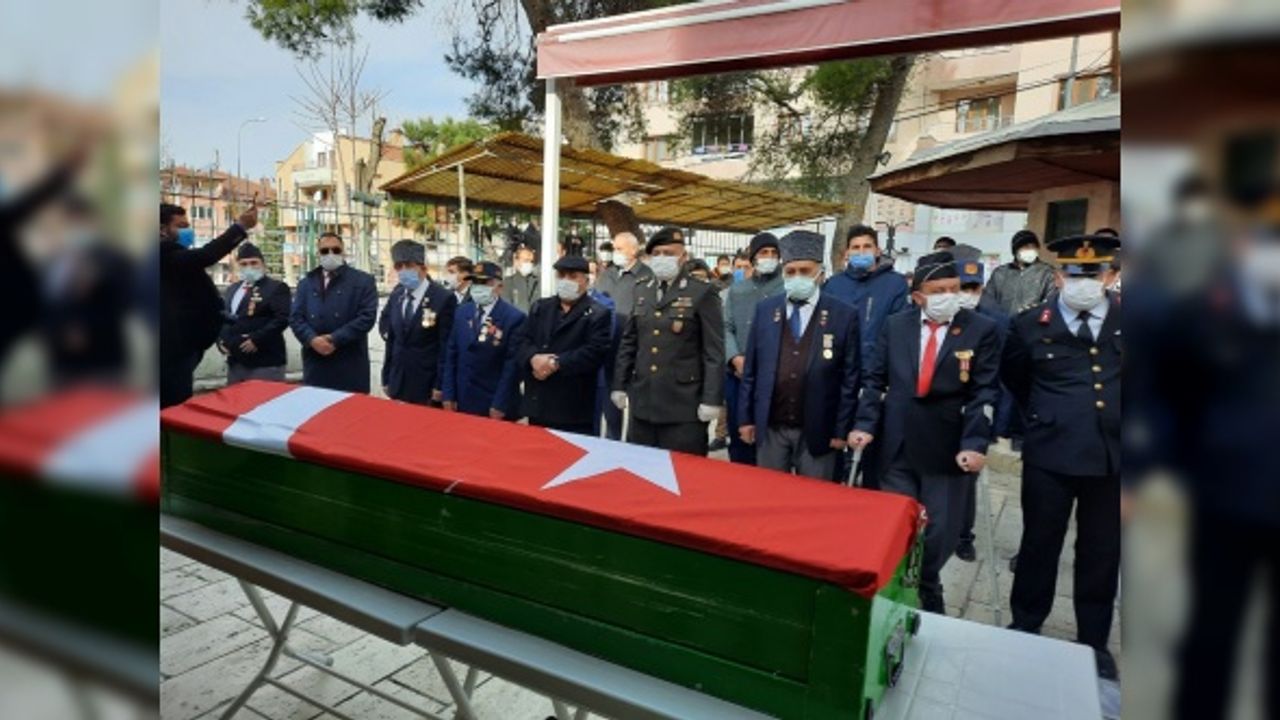 Kıbrıs gazisi Cengiz Kartal, son yolculuğuna askeri törenle uğurlandı