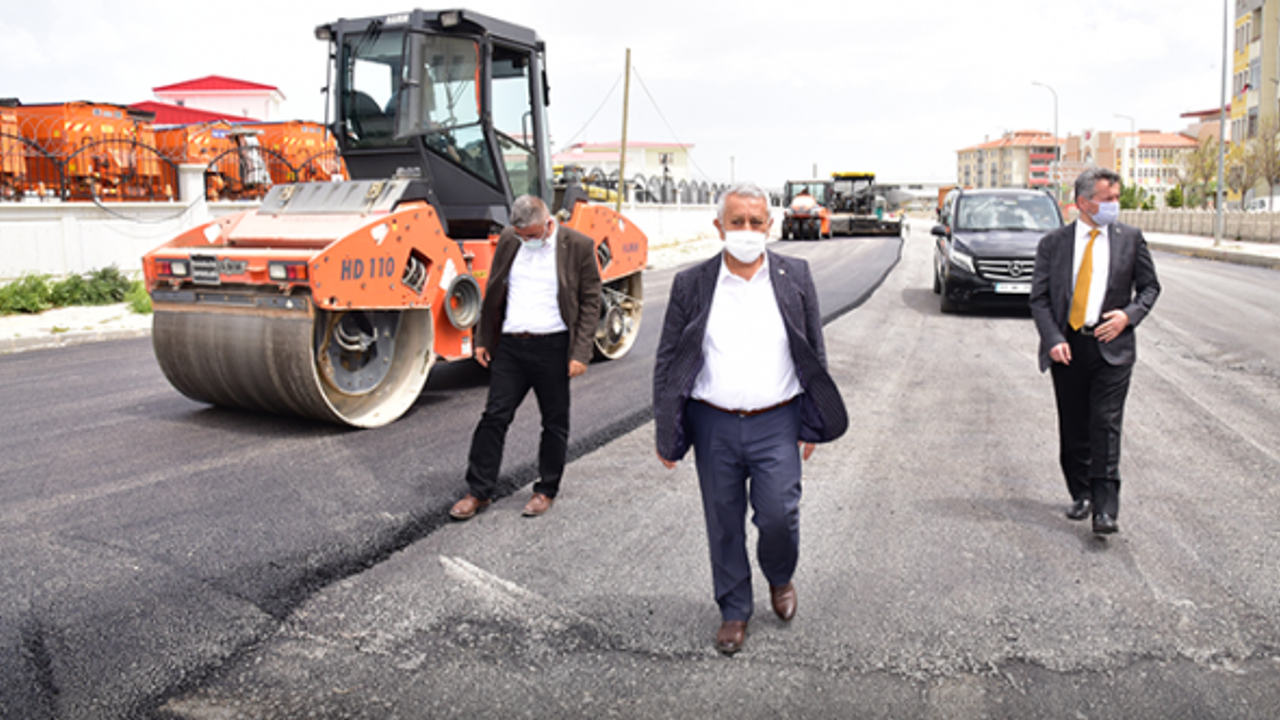 Başkan Zeybek'ten asfalt sezonu açıklaması