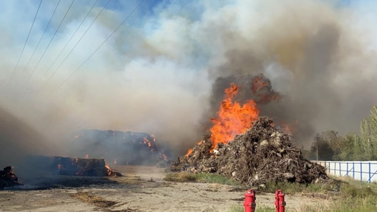 Afyon'daki enerji santralindeki yangına helikopterler müdahale ediyor!