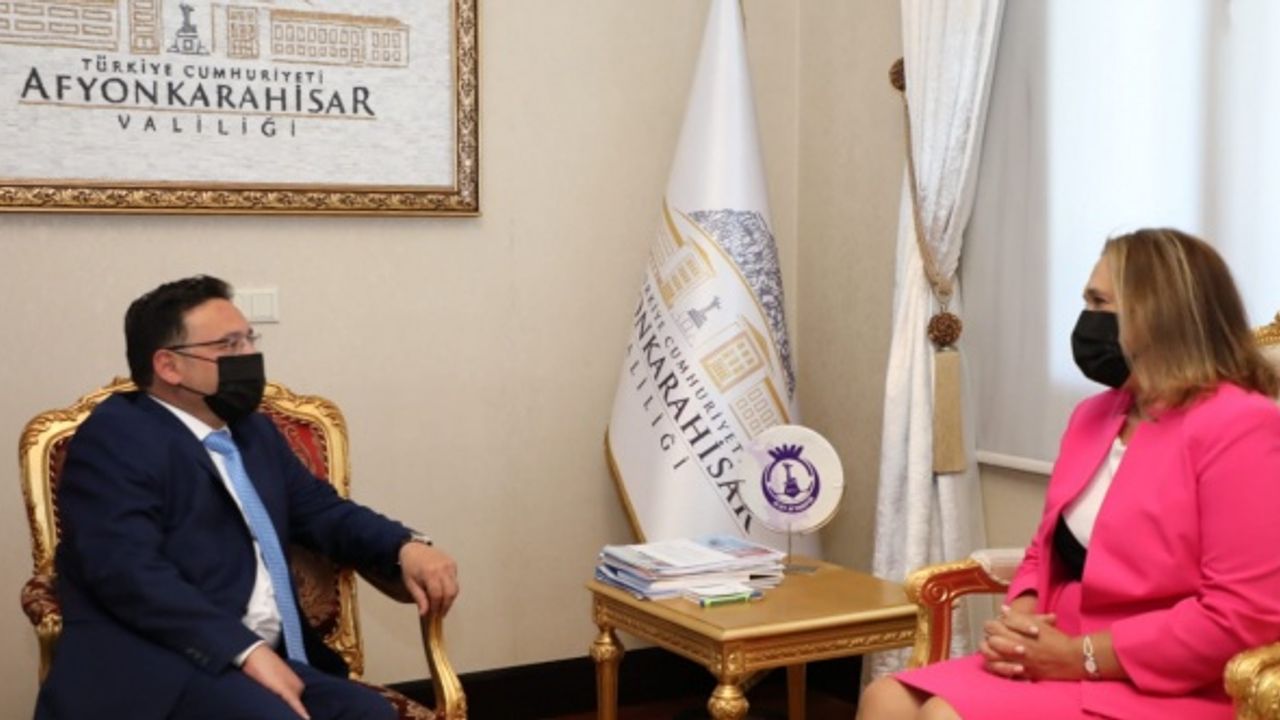 Kosova Başkonsolosu Suzan Novoberdaliu, Afyon’da konuştu