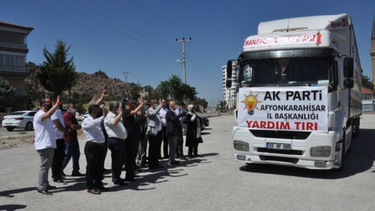 AK Parti, Afyon'dan yangın bölgesine yardım tırı gönderdi