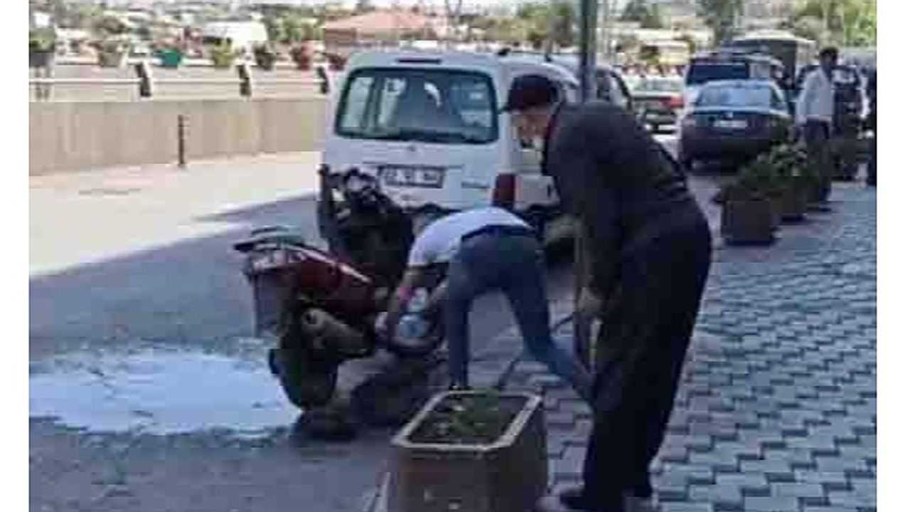 Afyon’da seyir halindeki motosikletten alevler yükseldi