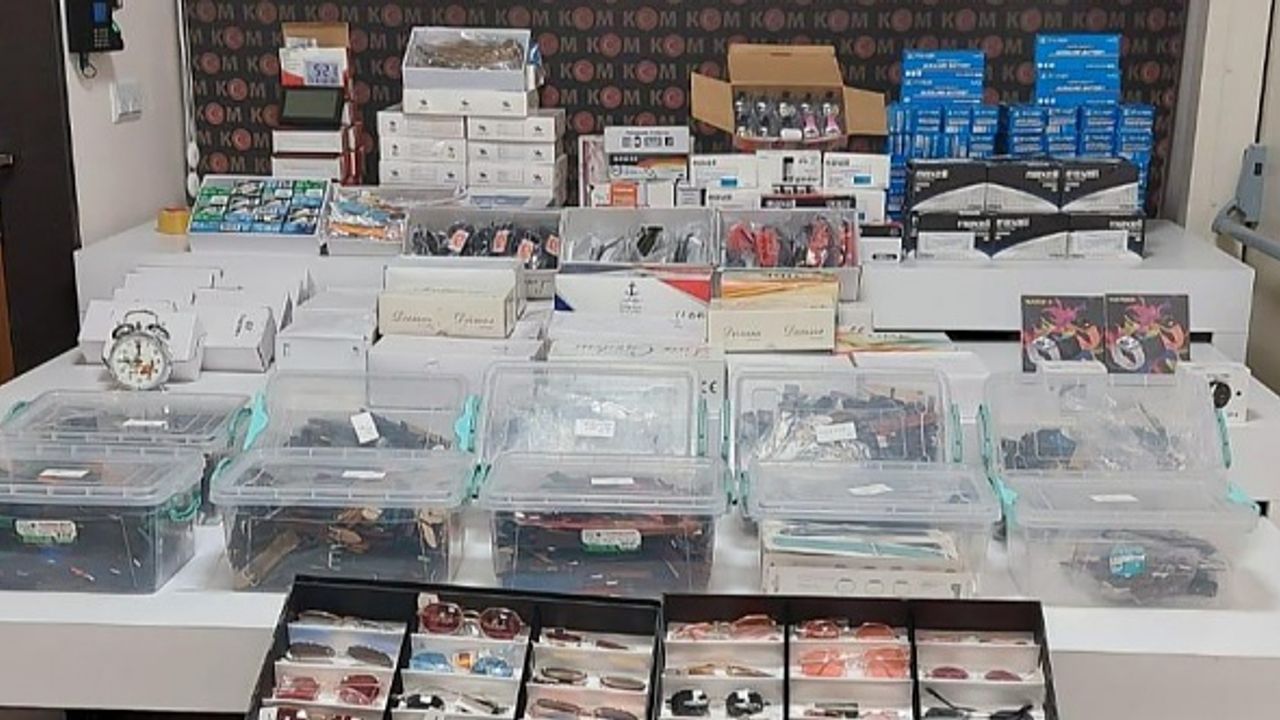 Gümrük kaçağı binlerce ürün Afyon’da yakalandı