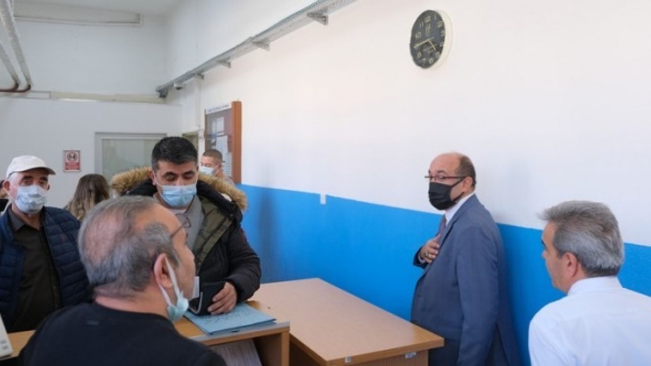 Sandıklı Belediye Başkanı Mustafa Çöl’den Tapu Müdürlüğü’ne ziyaret