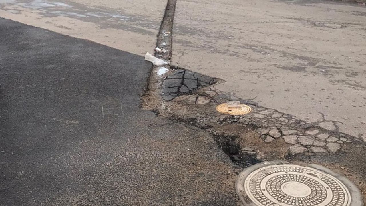 Afyon Erenler’de 2 ay önce yapılan asfalt yol yeniden kazıldı