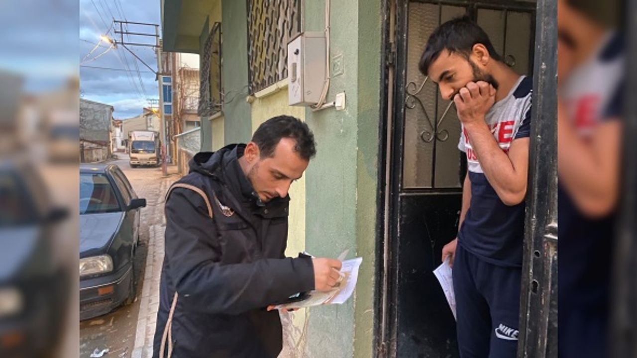 Afyon'da polisler göçmenleri tespit etmek için denetime çıktı