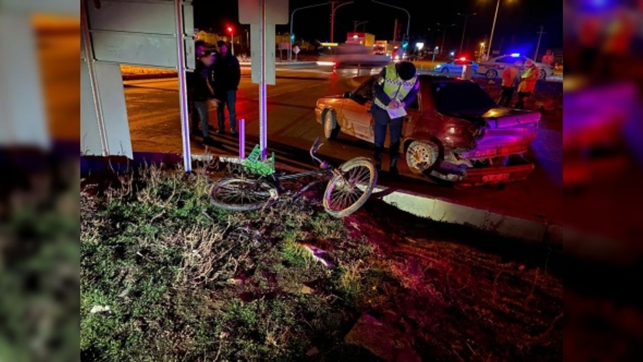 Talihsiz olay: Tırın çarptığı otomobil bisikletli yaşlı adama çarptı!