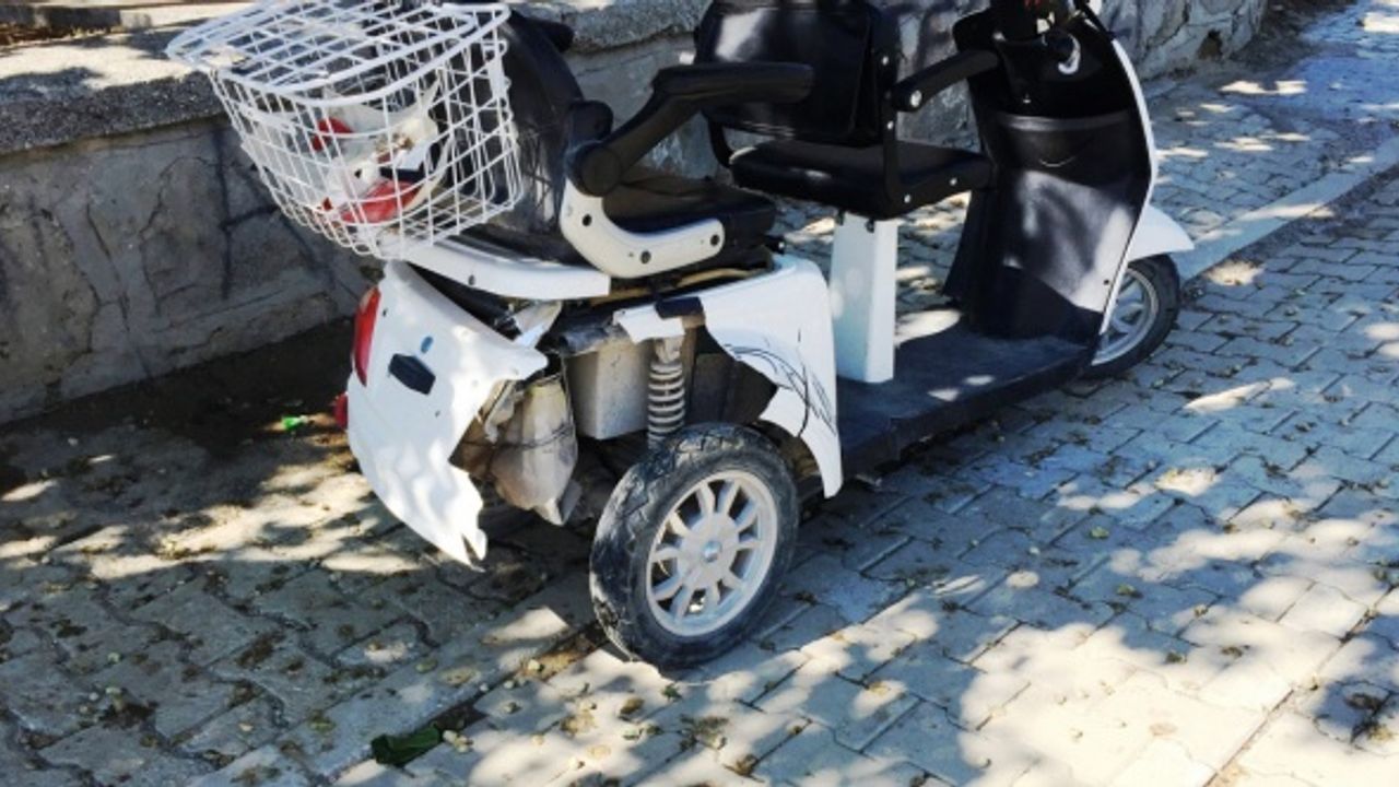 Afyon'da elektrikli bisiklet devrildi: Kadın sürücü yaralandı!