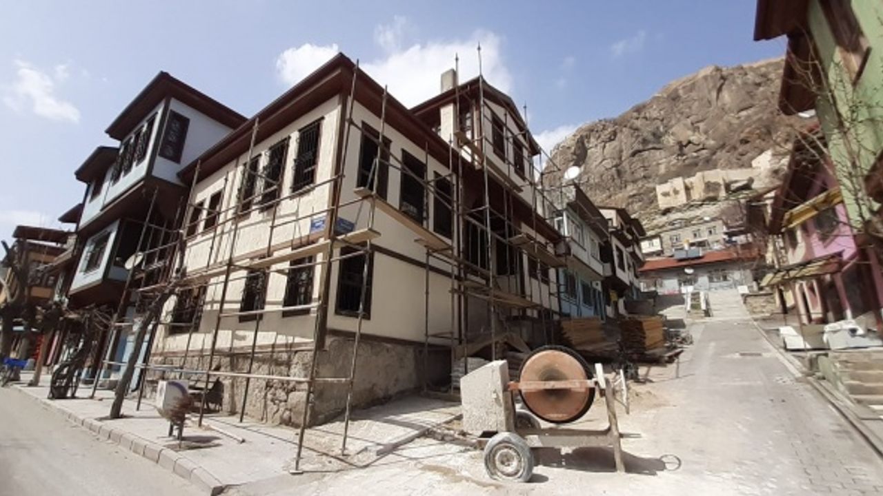 Afyon'un tarihi konaklarında restorasyon çalışmaları yeniden başladı