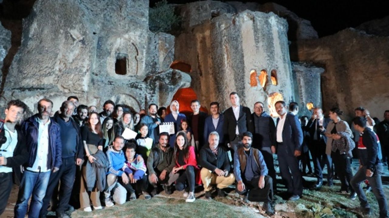 Ayazini köyündeki mağaralarda film çekiliyor