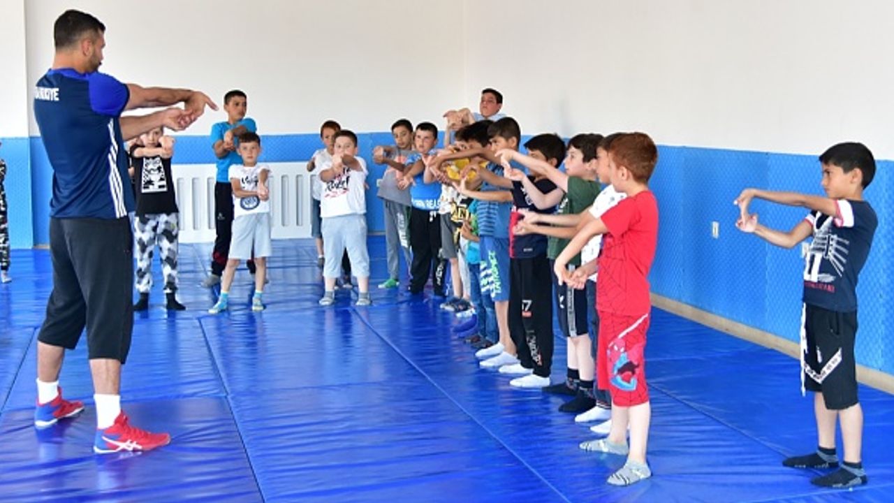 Afyon'da çocuklara ücretsiz cimnastik kursu açıldı!