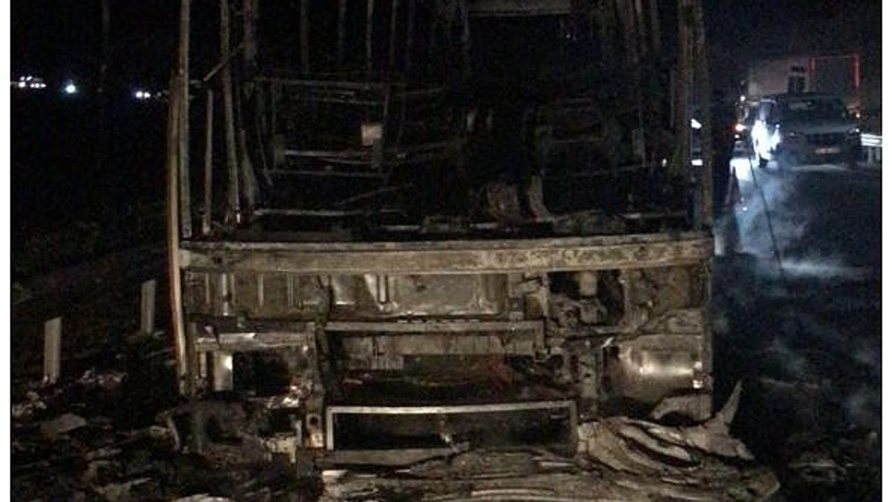 Afyon'da yolcu otobüsü alev alev yandı: İçinde 38 yolcu vardı!