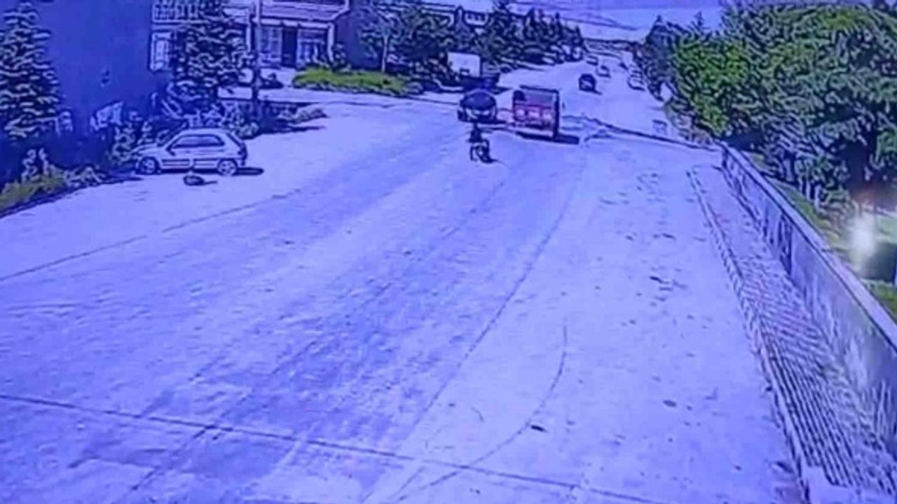 Afyon’da sanayide feci kaza: Motosikletli çocuk otomobilin altında kaldı!