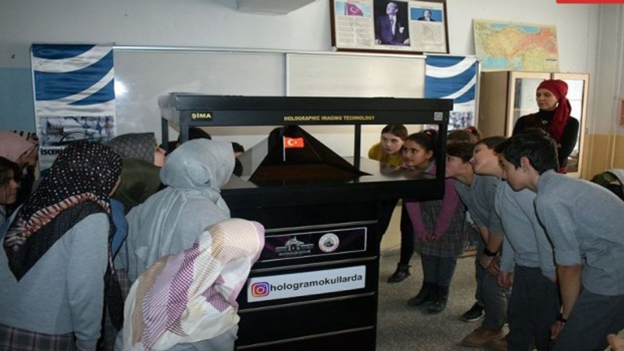 İscehisar'da 'Hologram Okullarda' Etkinliği Düzenlendi