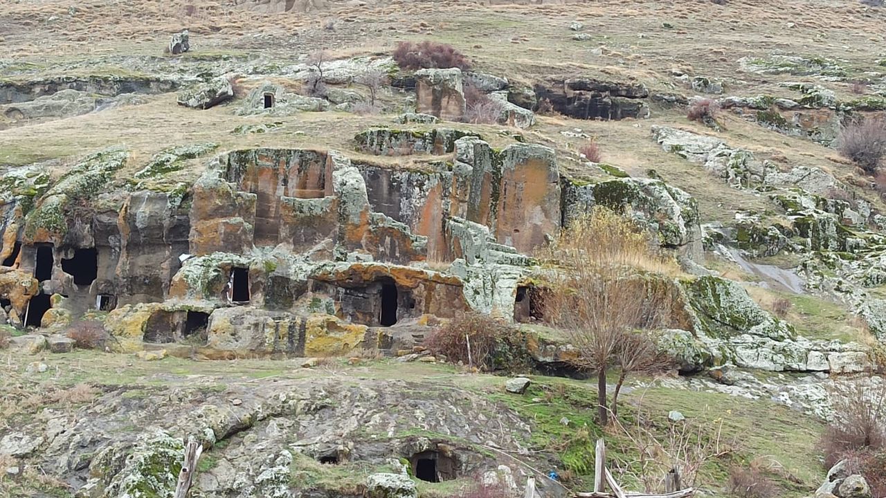 Şuhut'taki Roma ve Bizans dönemine ait yapılar turizme açılmayı bekliyor!
